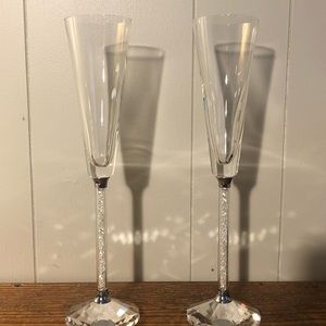 Oleg Cassini Crystal Diamond Toasting Flutes (set of 2)